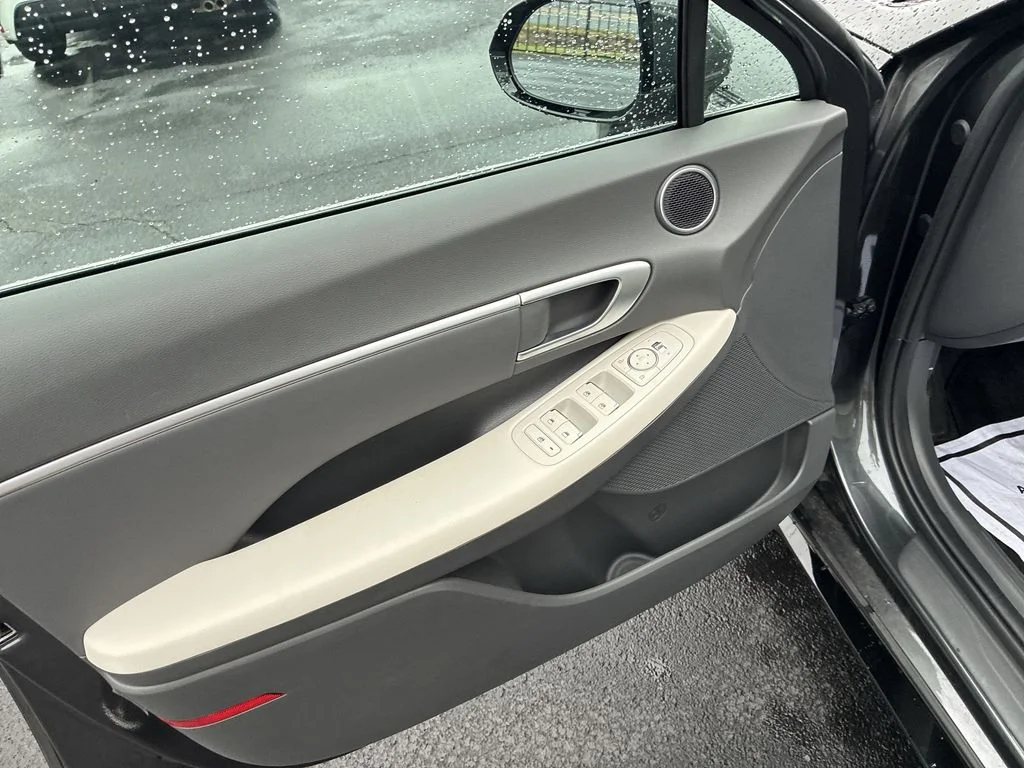 Used 2025 Gray Hyundai SEL image 13