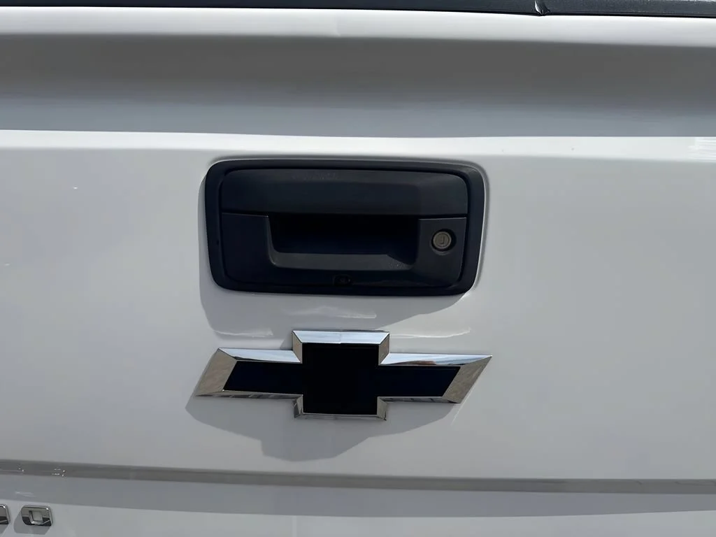 Used 2018 SUMMIT WHITE Chevrolet LTZ image 29