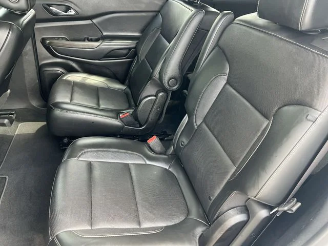 Used 2020 White GMC SLT image 39
