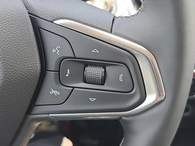 New 2026 Summit White Chevrolet LT image 29