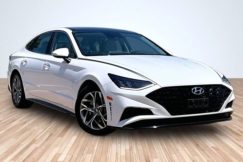 Used 2022 Gray Hyundai SEL image 9