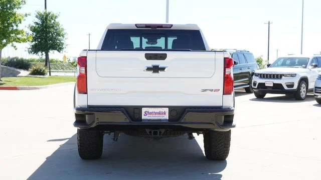 Used 2024 White Chevrolet ZR2 image 8