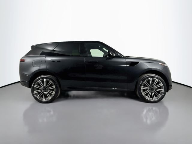 New 2026 Carpathian Grey Land Rover Dynamic SE image 3