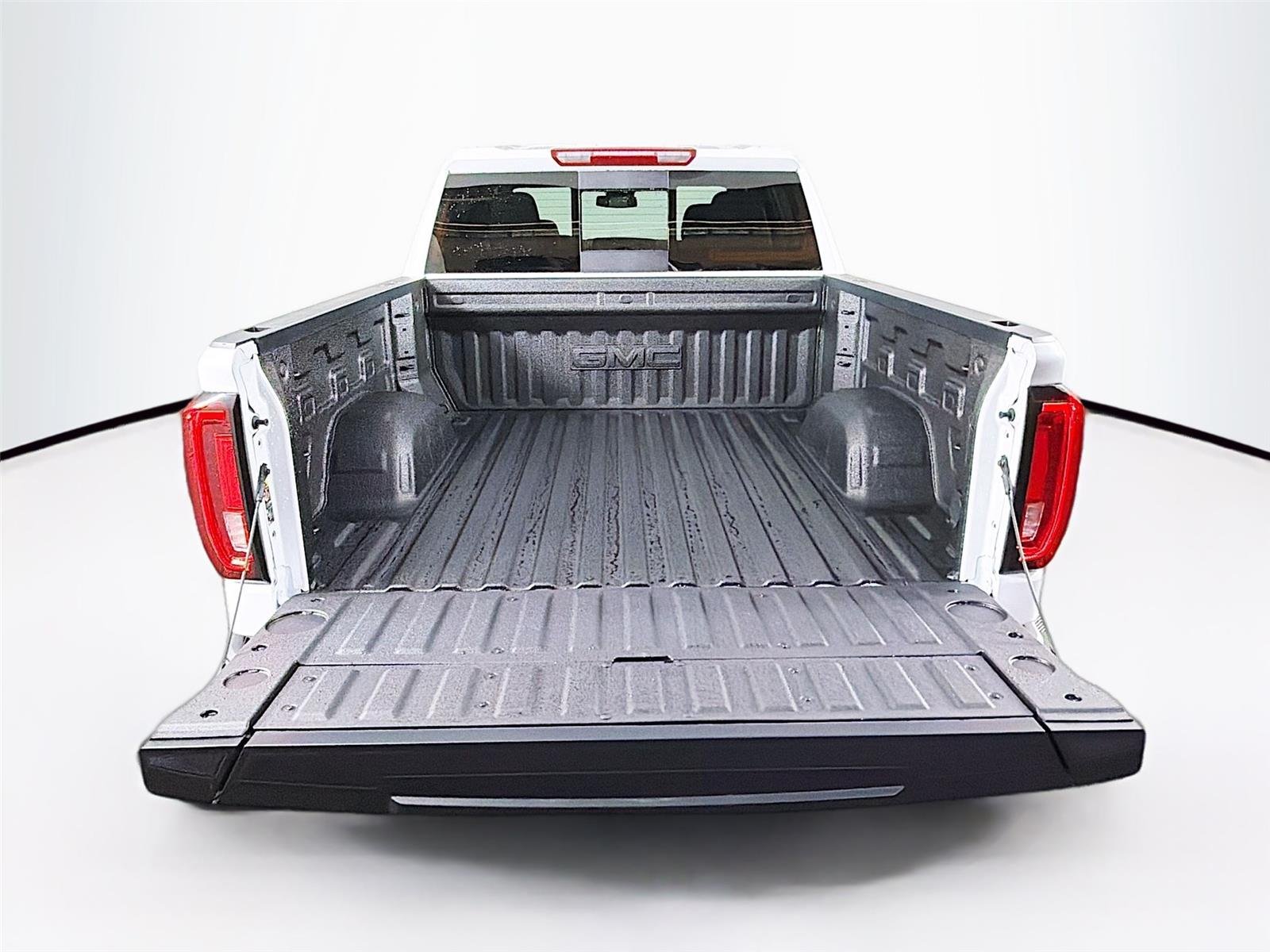 New 2026 Glacier White Tricoat GMC SLT image 28
