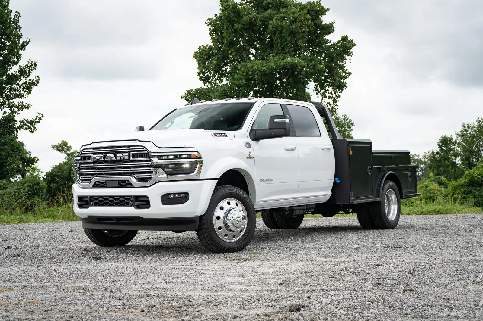 New 2026 Bright White Clearcoat RAM Tradesman image 2