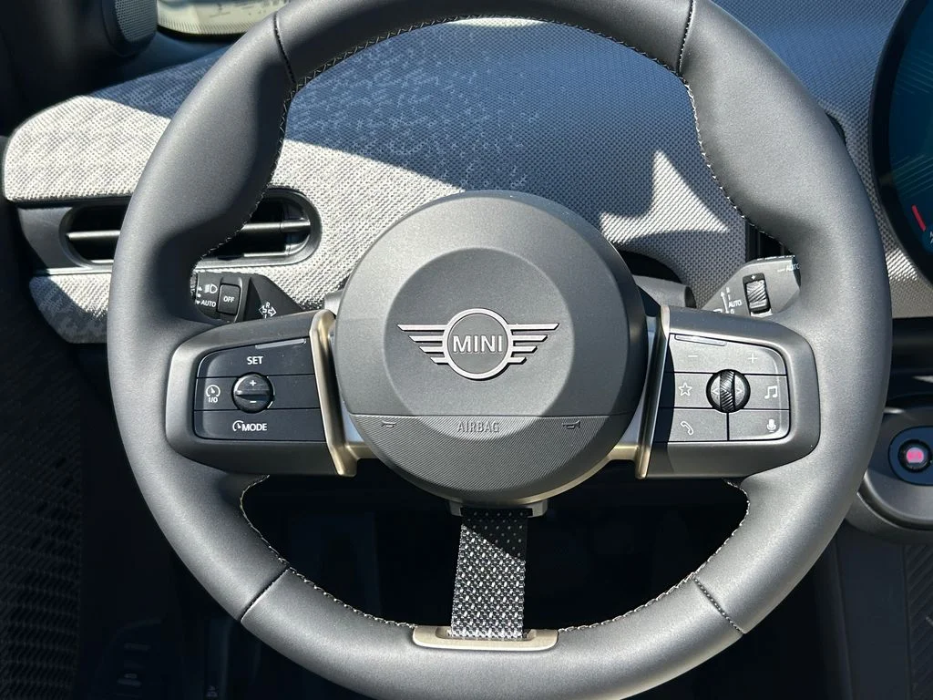 New 2026 Copper Grey Metallic MINI Signature Plus image 17