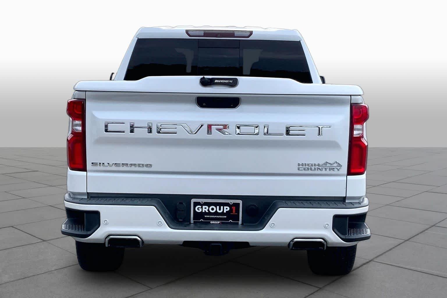 Used 2019 Iridescent Pearl Tricoat Chevrolet High Country image 5