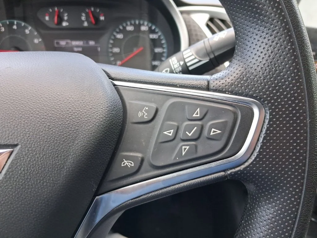 Used 2024 White Chevrolet LT image 29