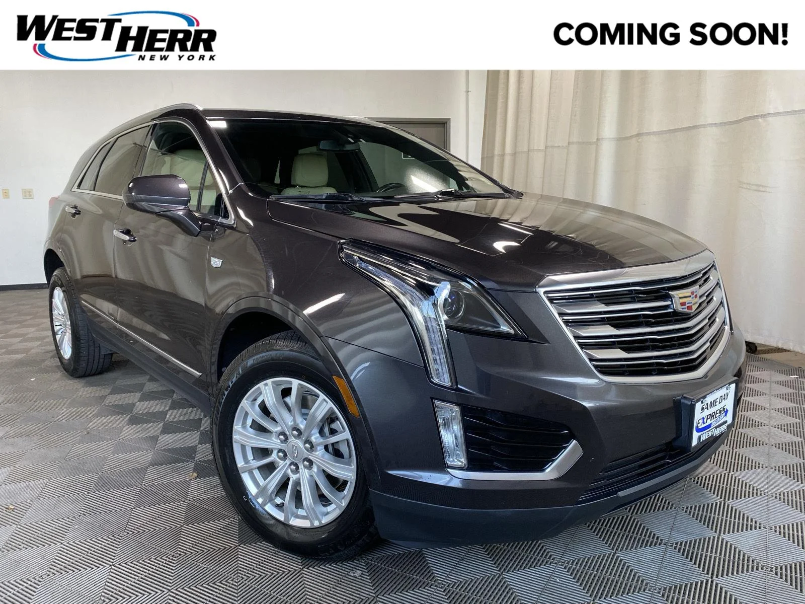 Used 2018 Dark Granite Metallic Cadillac FWD image 1