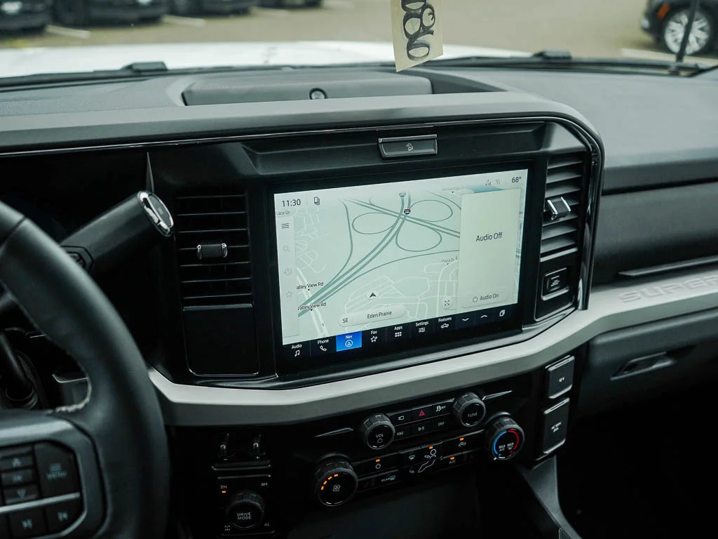 New 2027 Oxford White Ford F-350® XLT image 25