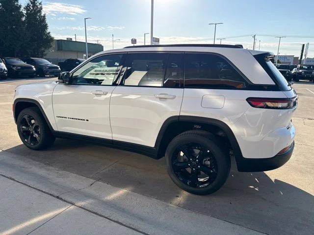 New 2027 White Jeep Limited image 5