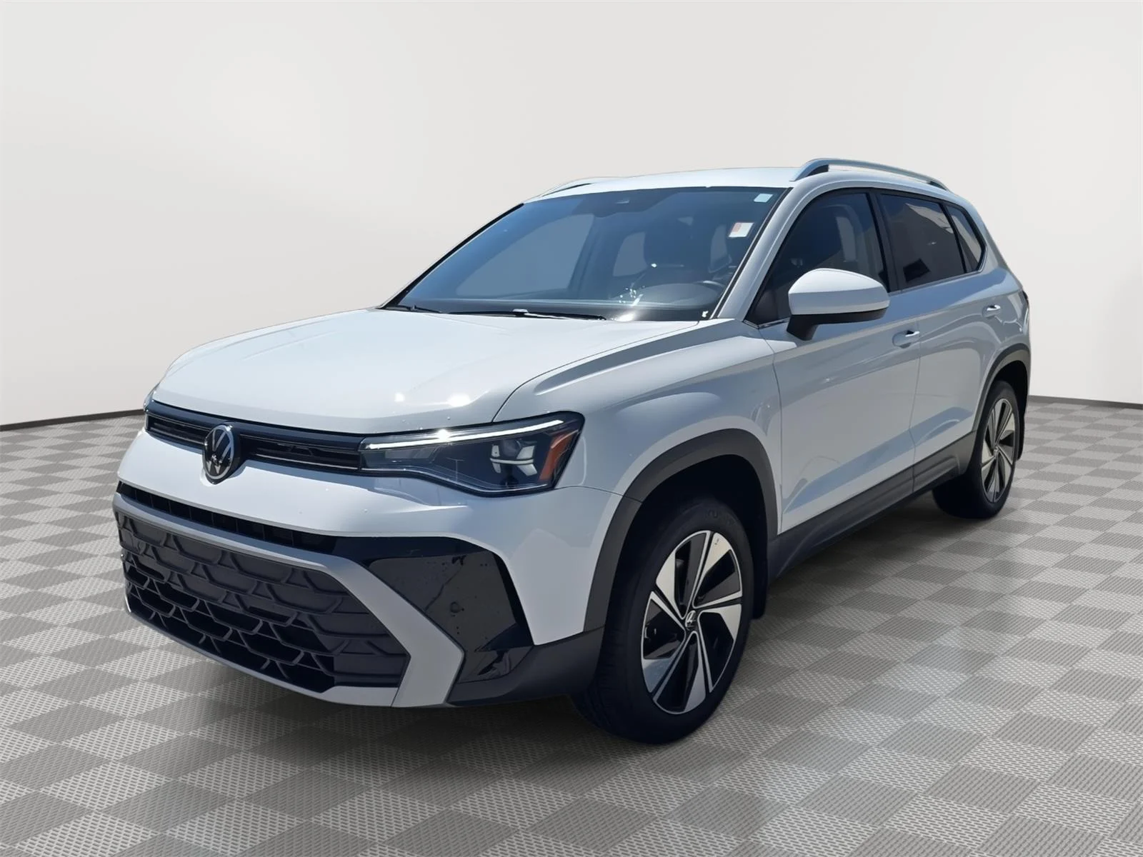 Certified Used 2025 WHITE Volkswagen SE image 8