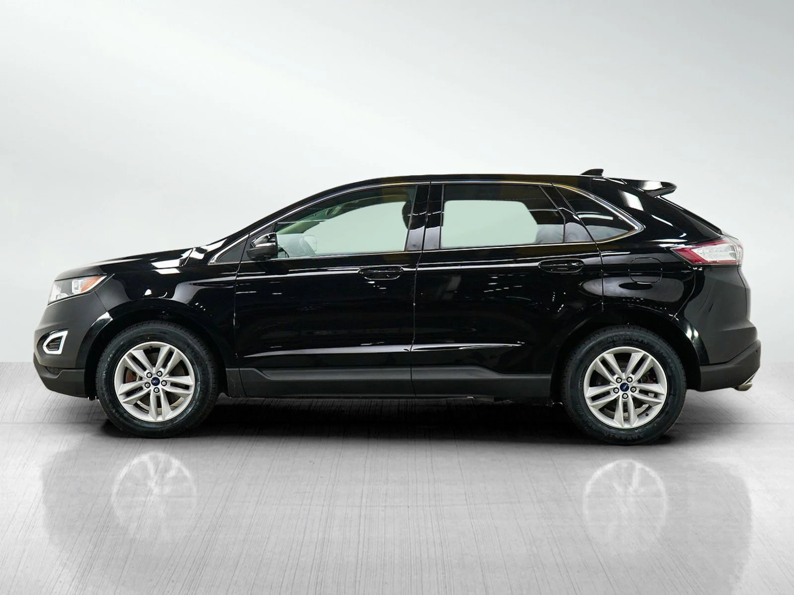 Used 2018 Ford Edge SEL with VIN 2FMPK4J82JBB10290 for sale in Wayzata, Minnesota