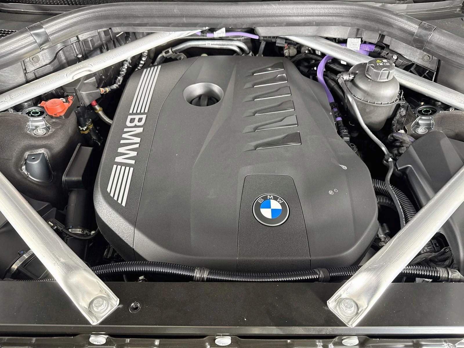 New 2027 Frozen Pure Grey Metallic BMW xDrive40i image 33