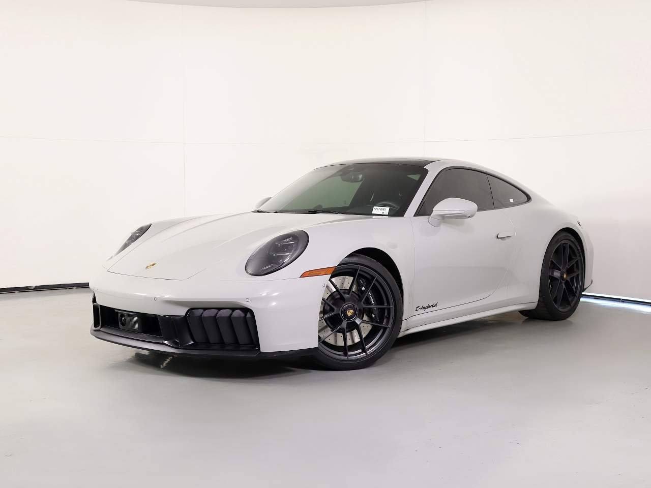 2026 Porsche 911 Carrera 4 GTS Coupe's photo