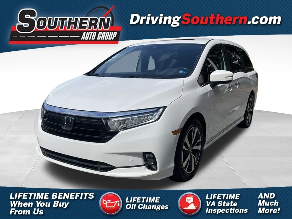 Used 2023 White Honda Touring image 1