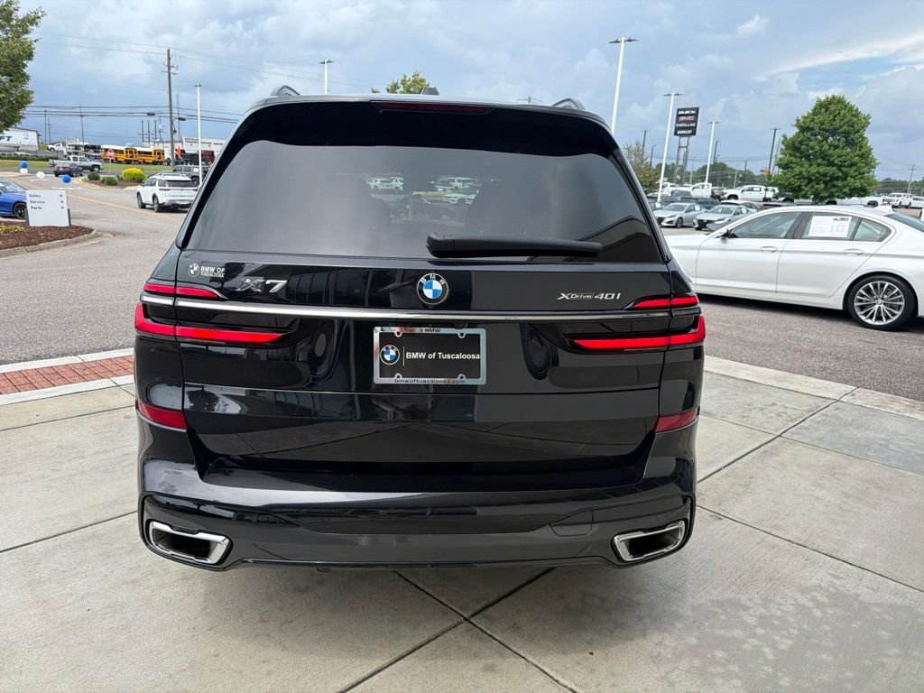 Used 2025 Black Sapphire Metallic BMW xDrive40i image 5