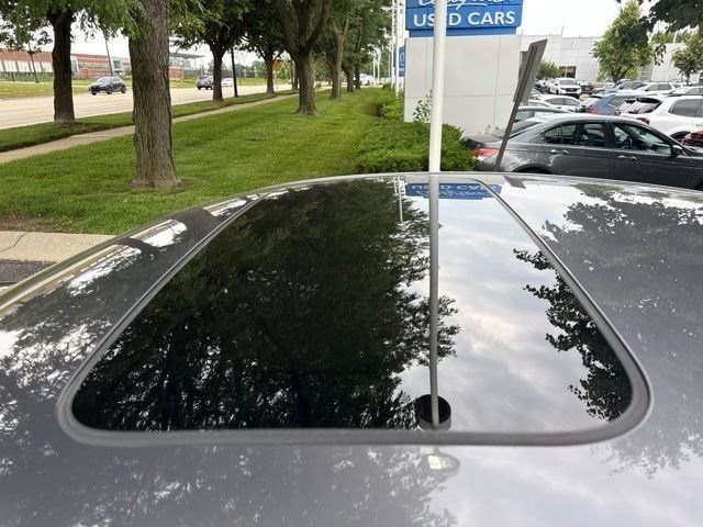 Used 2018 Modern Steel Metallic Honda Touring 2.0T image 8