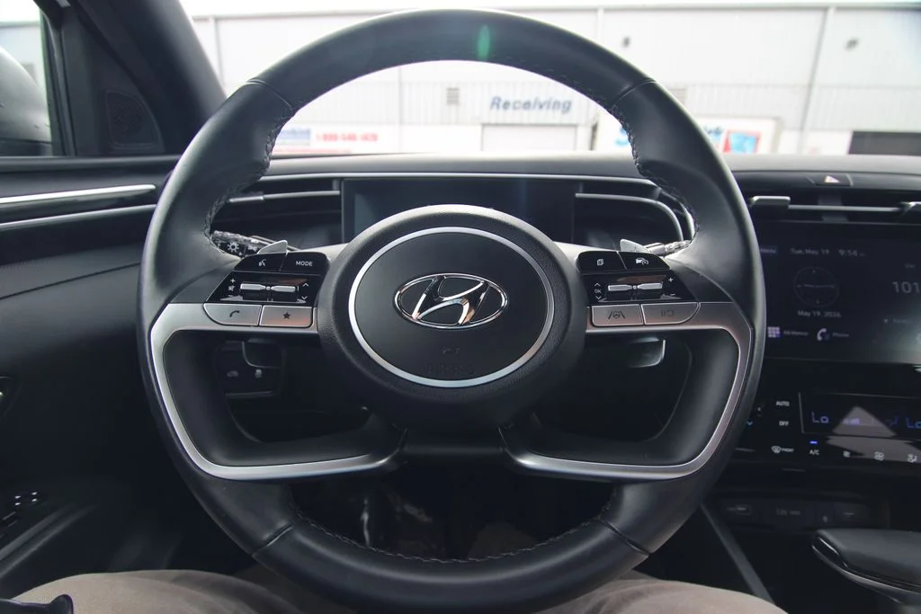 Used 2022 White Hyundai SEL Premium image 19