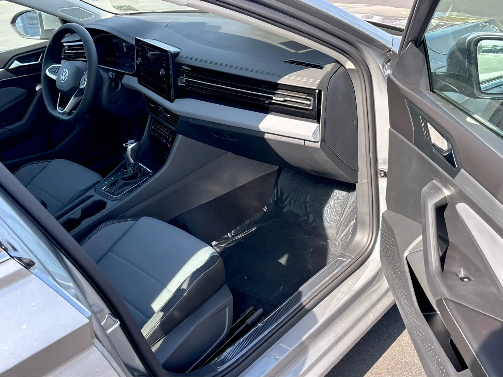 New 2026 PYRITE SILVER Volkswagen SE image 23