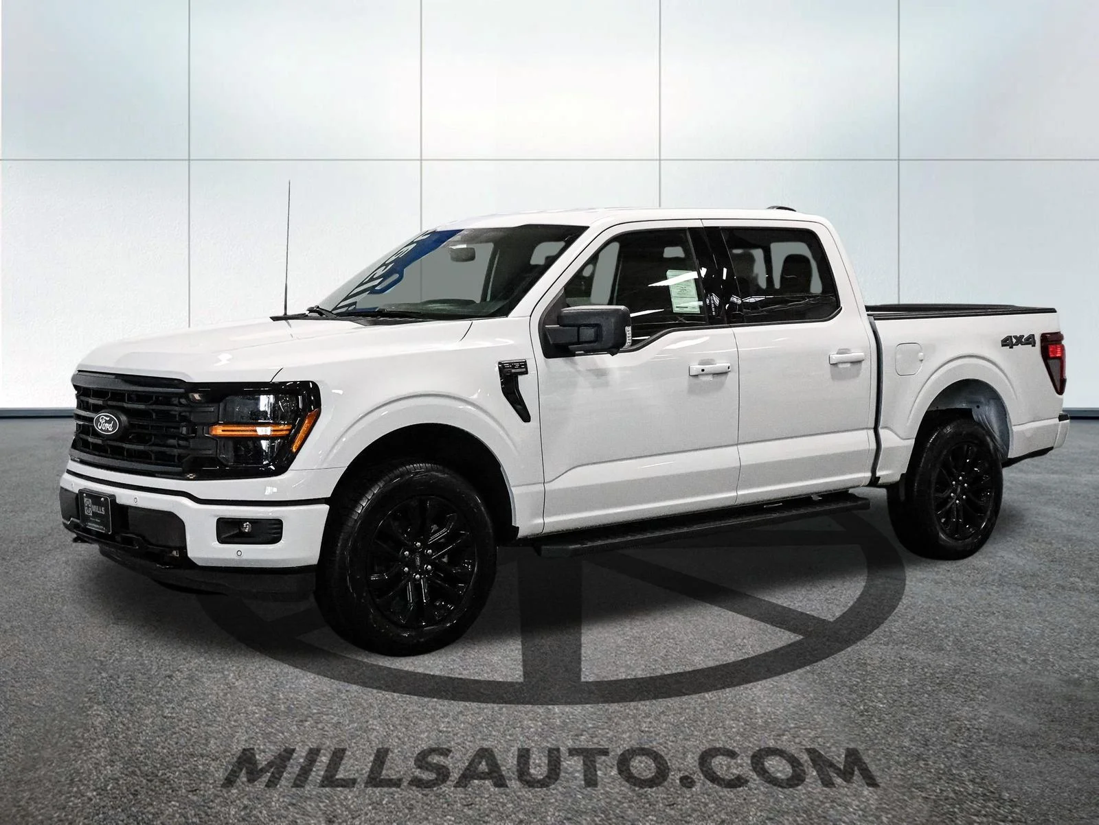 New 2026 Oxford White Ford XLT image 2
