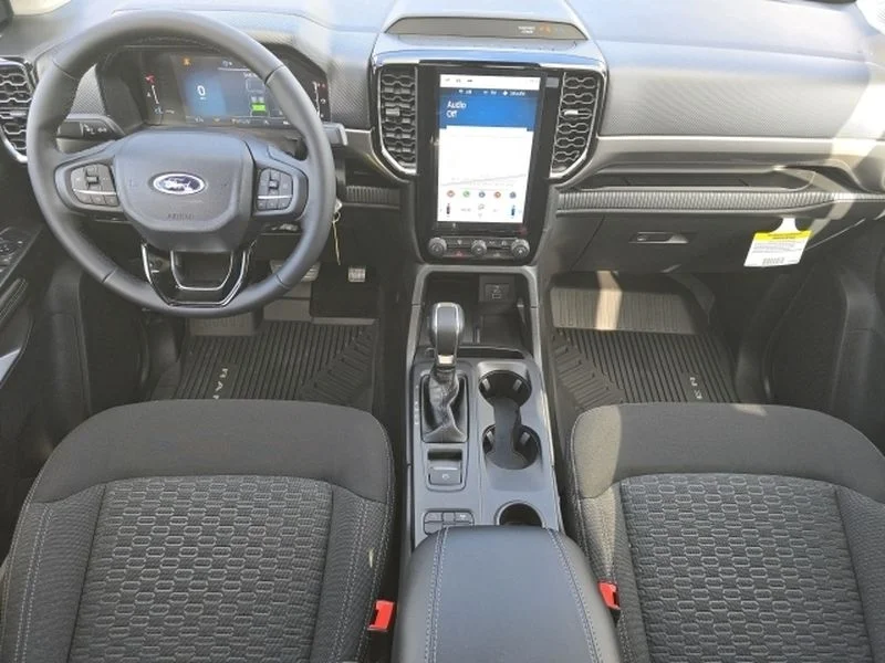 New 2025 Shadow Black Ford XLT image 5