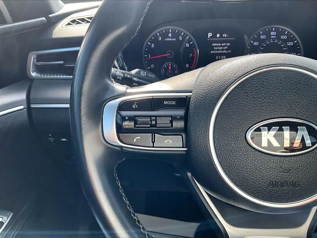 Used 2021 White Kia GT-Line image 19