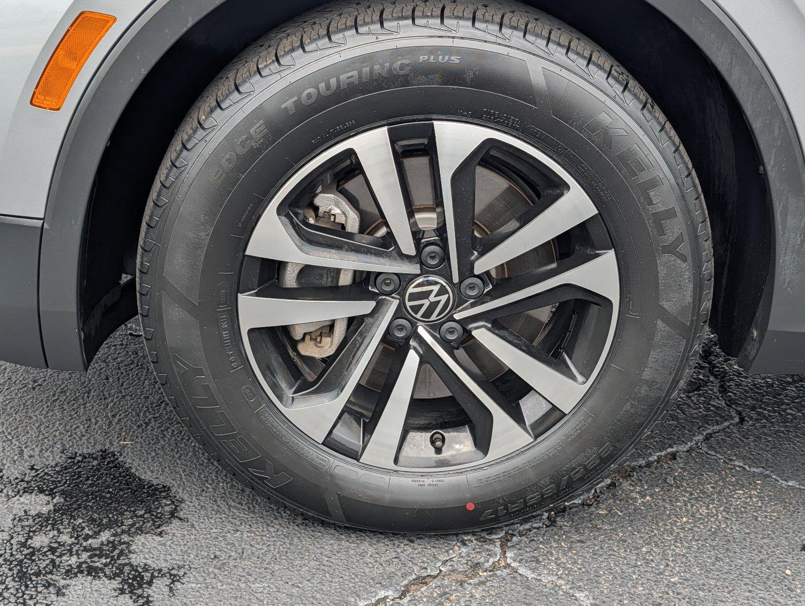 Used 2023 Pyrite Silver Metallic Volkswagen S image 9