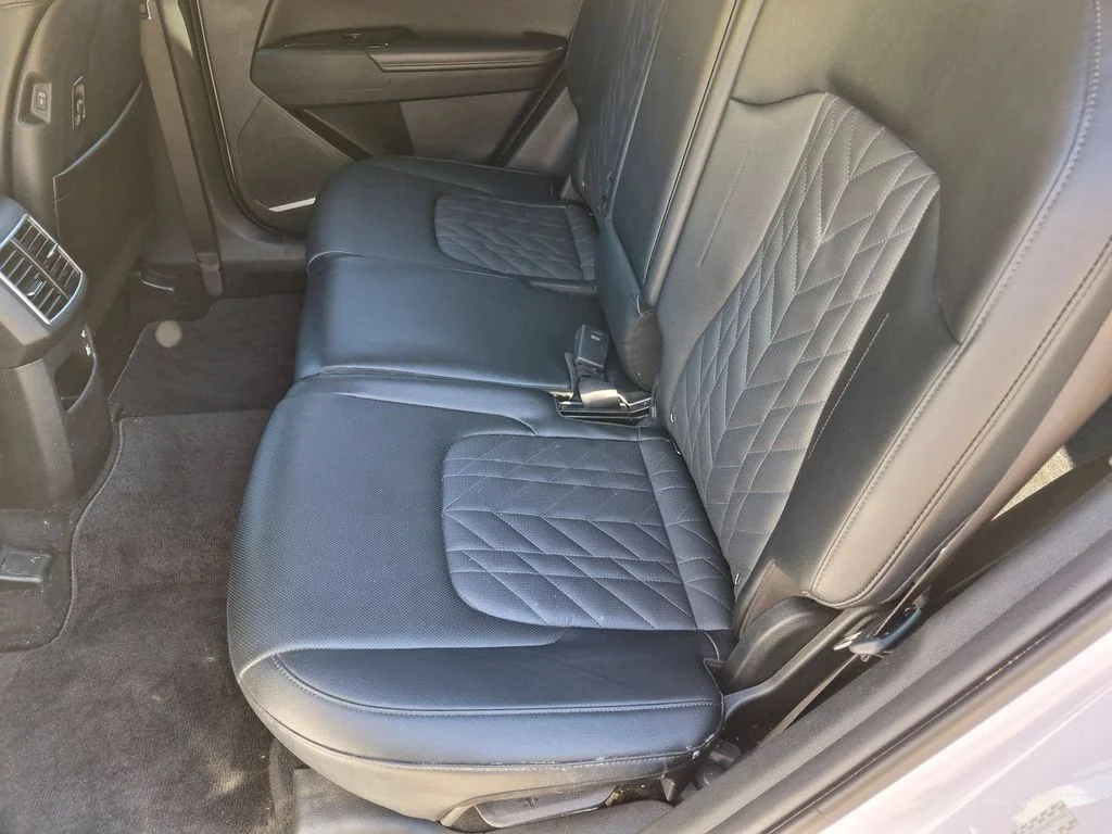 Used 2023 White Kia X-Line image 22