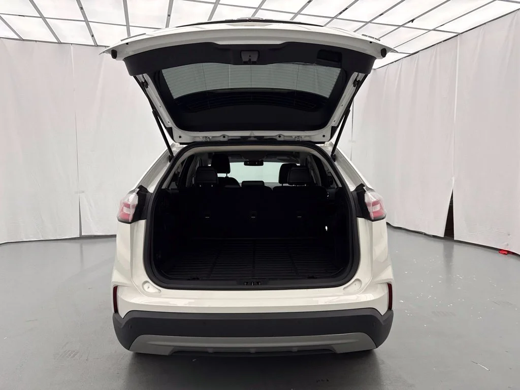 2022 Ford Edge SEL SUV Slide 10