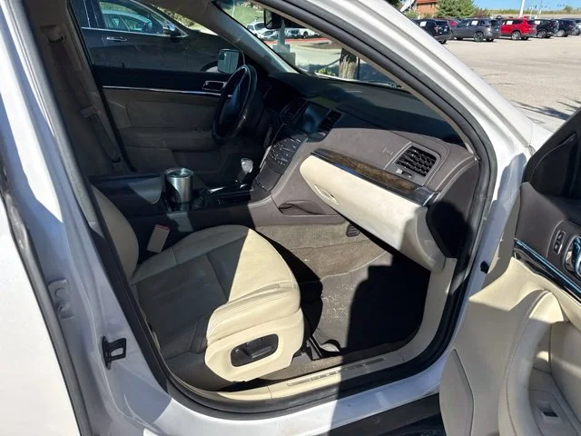 Used 2014 White Lincoln EcoBoost image 5