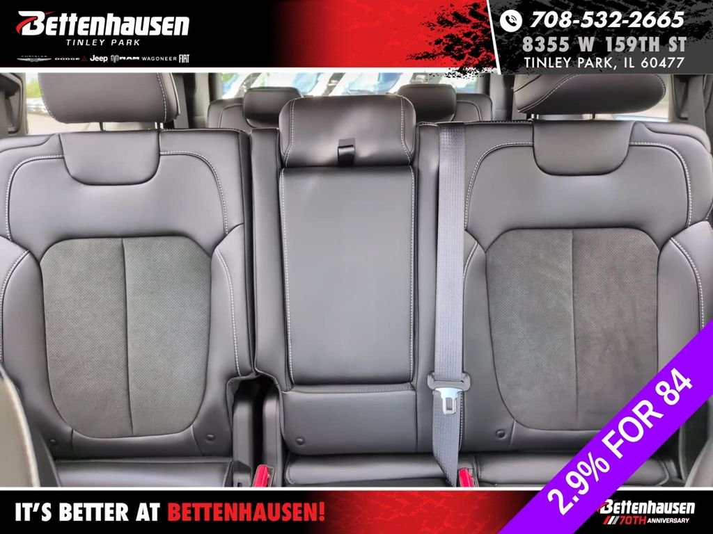 New 2026 Bright White Clear-Coat Exterior Paint Jeep Altitude image 24