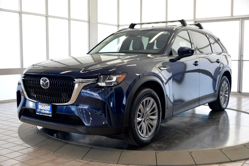 Certified Used 2024 Blue Mazda Preferred image 4