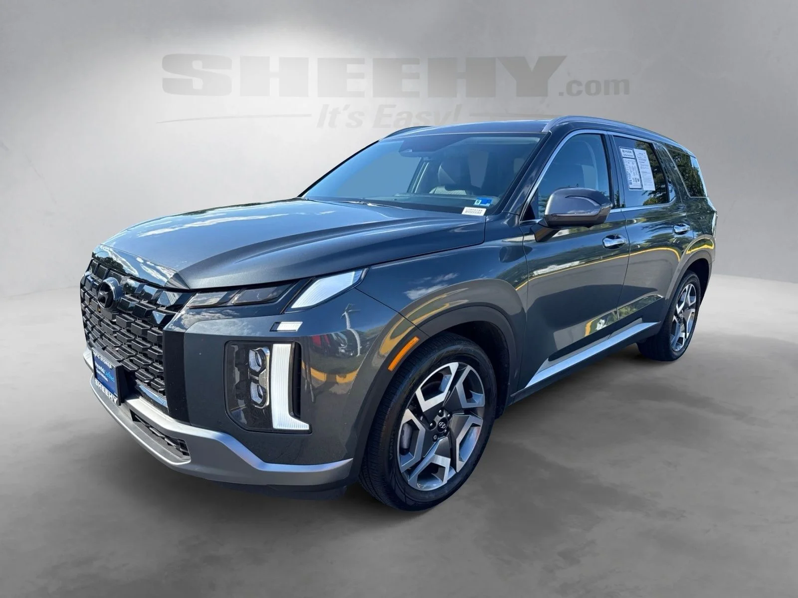 Used 2025 Gray Hyundai SEL Premium image 19