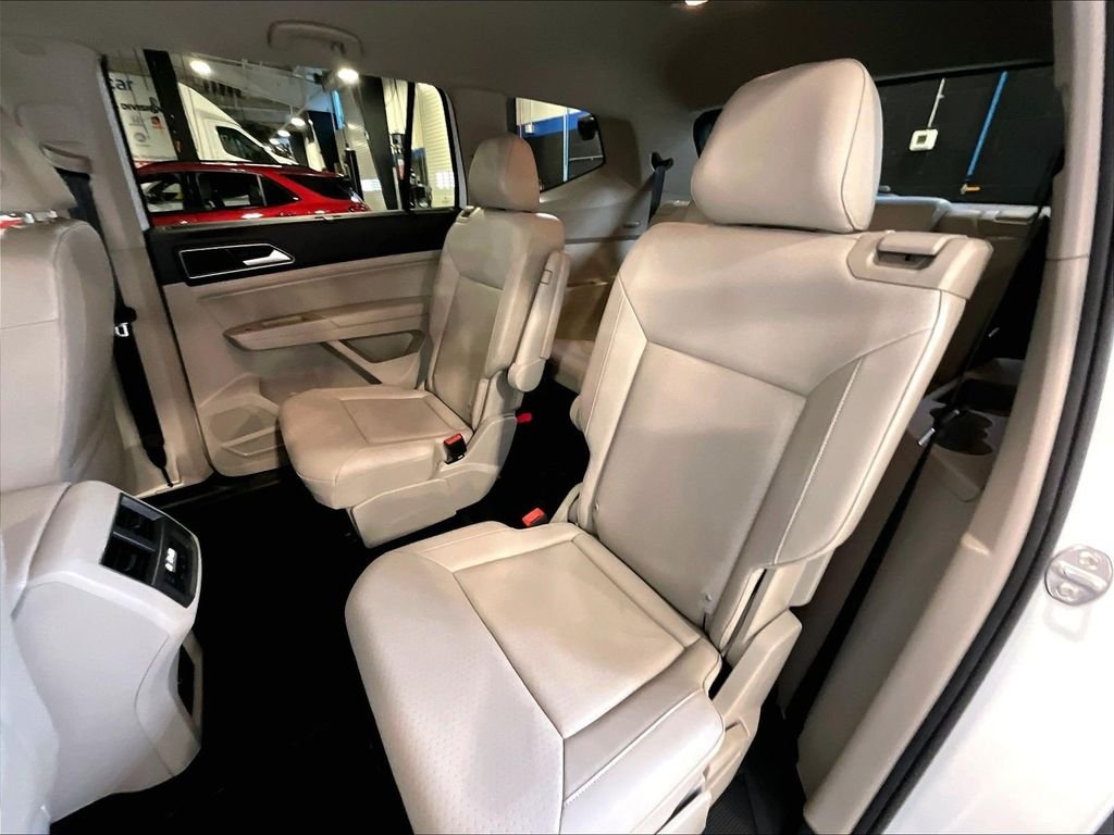 Used 2019 White Volkswagen 3.6L V6 SE image 15