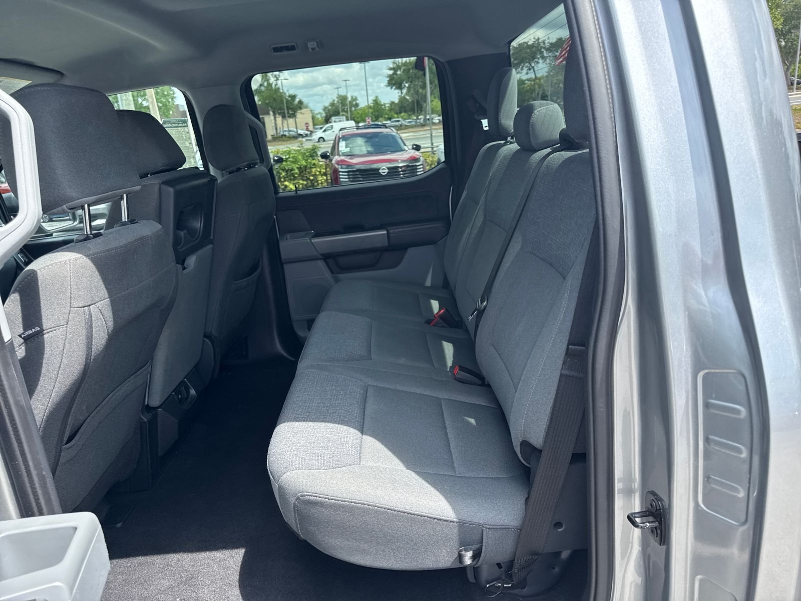 Used 2025 Silver Ford XLT image 24