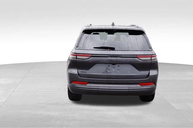 New 2026 Baltic Gray Metallic Clear-Coat Exterior Paint Jeep Limited Reserve image 4