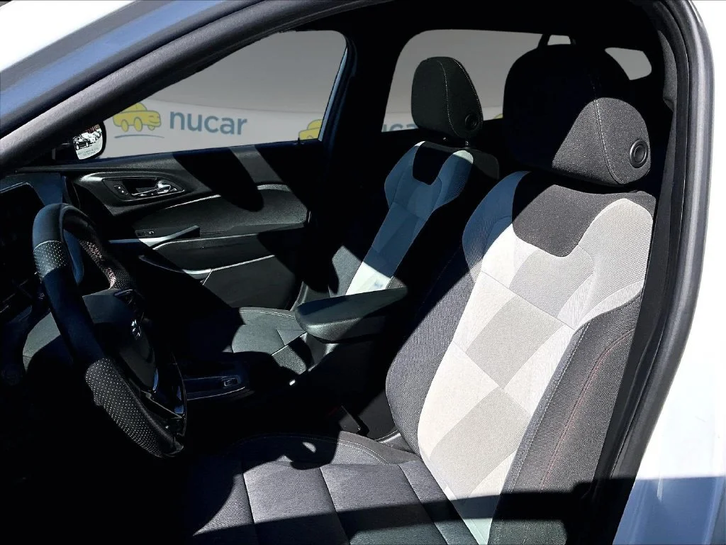 Used 2024 White Chevrolet 1RS image 10