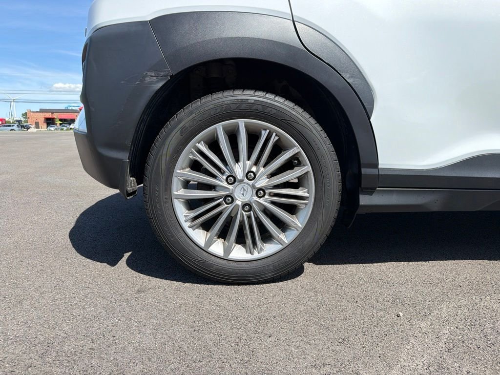 Used 2020 White Hyundai SEL image 16