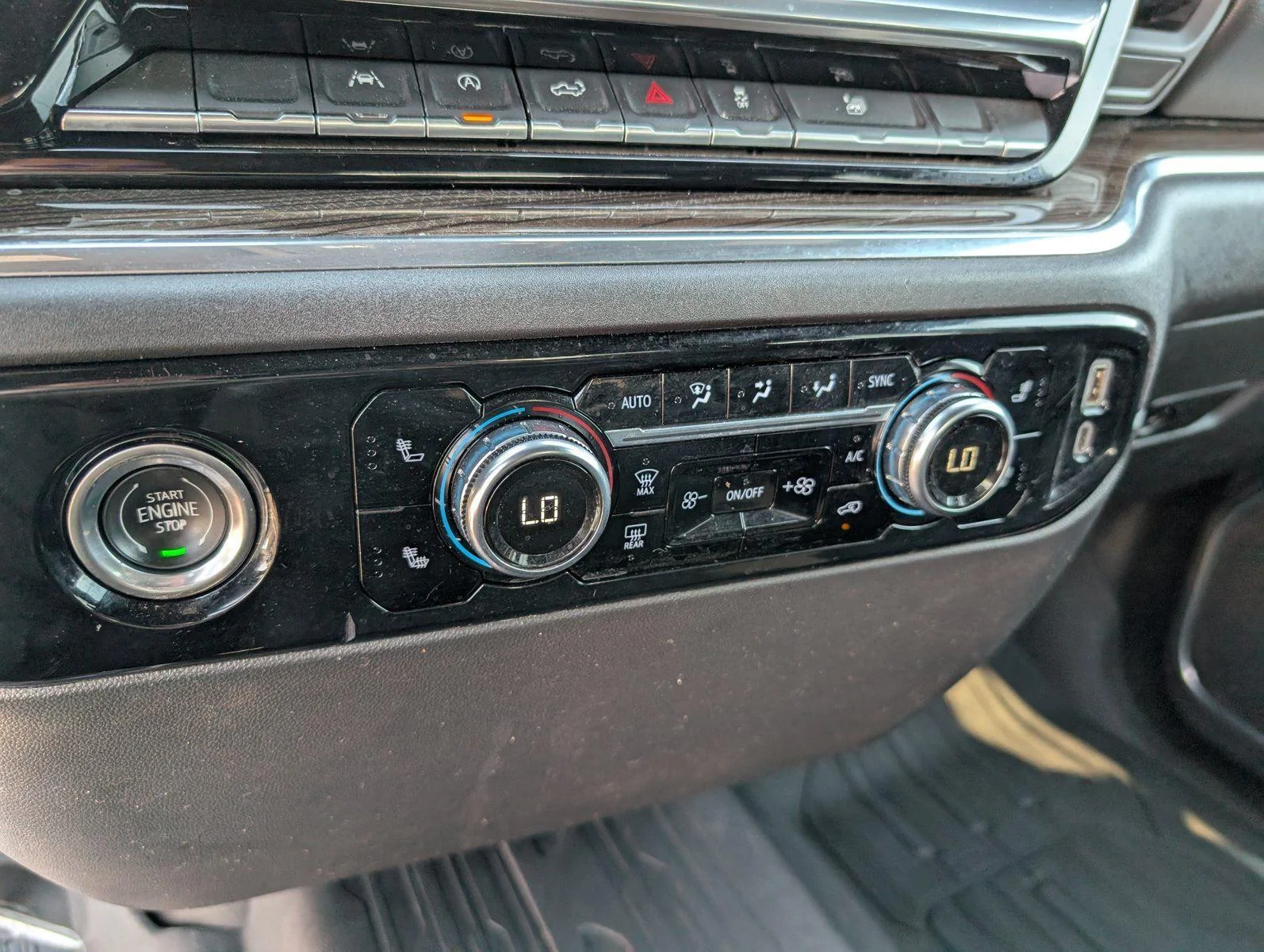Used 2023 Summit White GMC Elevation image 18
