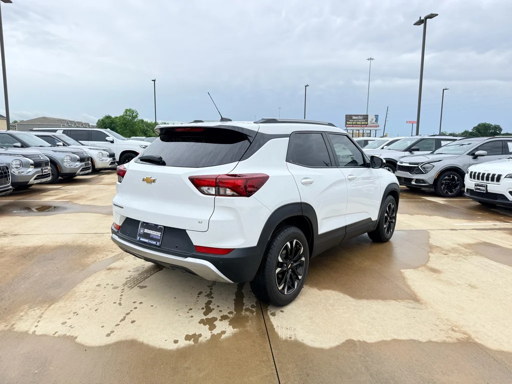 Used 2021 Summit White Chevrolet LT image 6