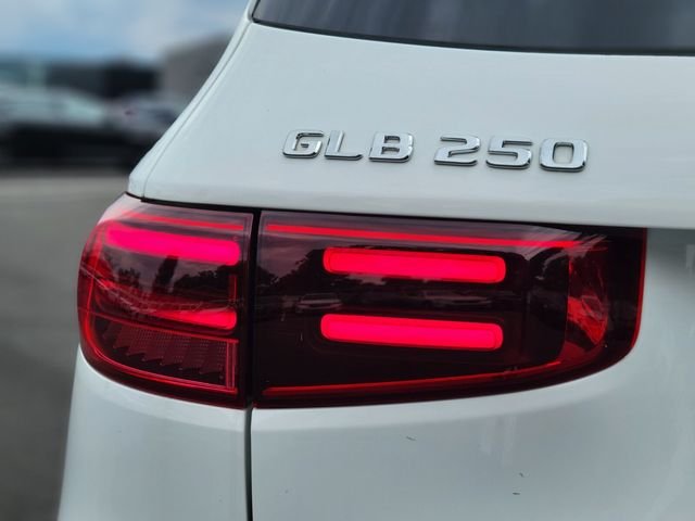 Used 2026 White Mercedes-Benz GLB 250 image 10