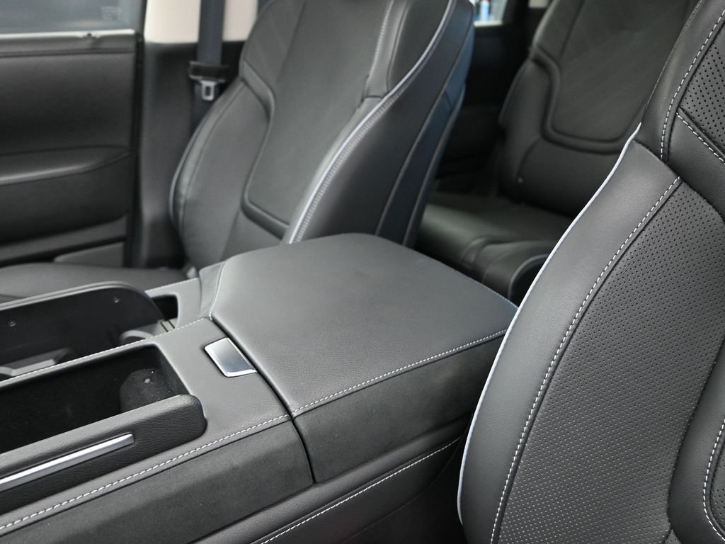 Certified Used 2025 Black INFINITI LUXE image 14