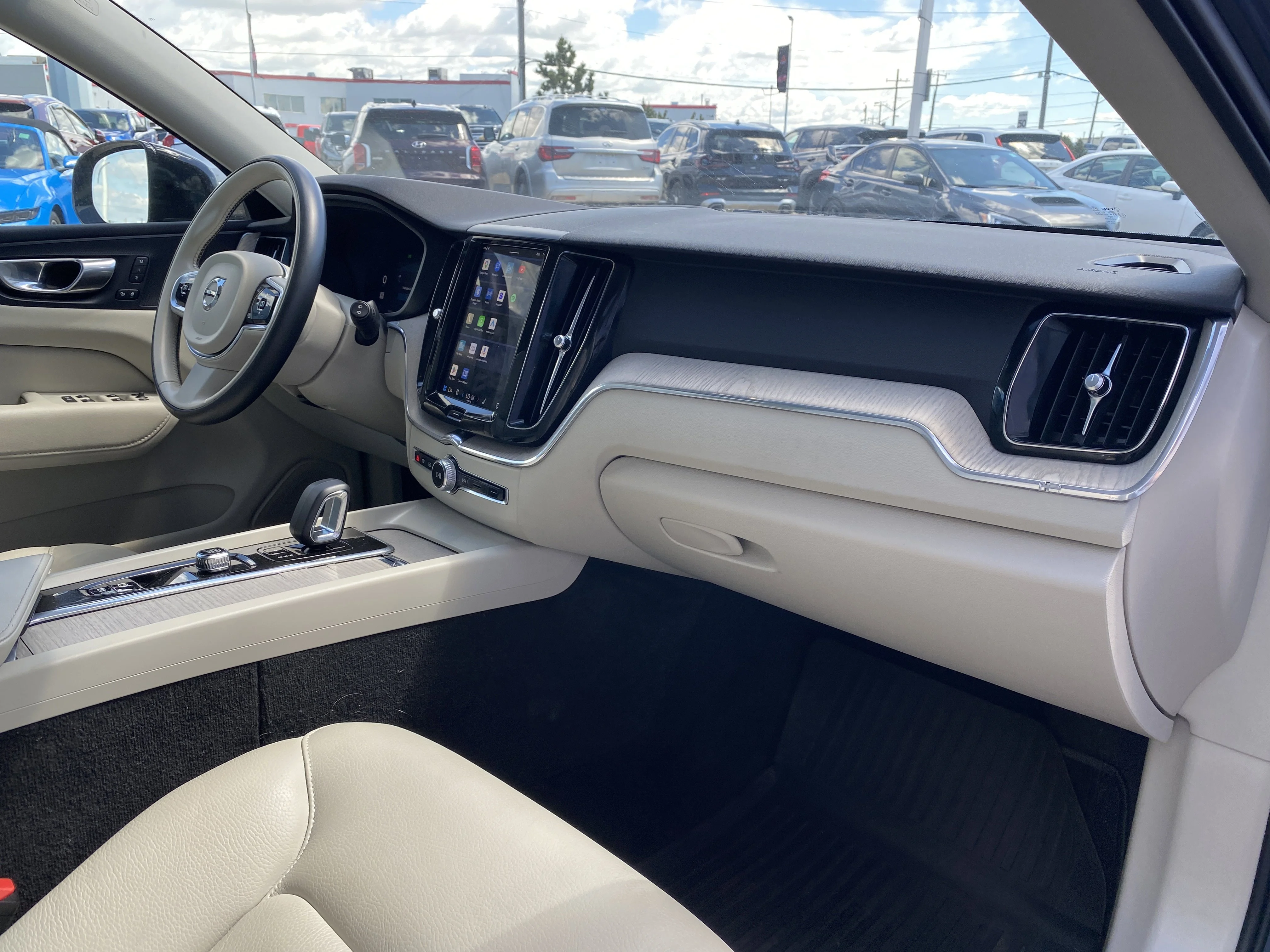 Certified Used 2024 Blue Volvo Plus Dark Theme AWD * 360 CAMERA * PANORAMIC SUNROOF * SAFETY PLUS * image 20