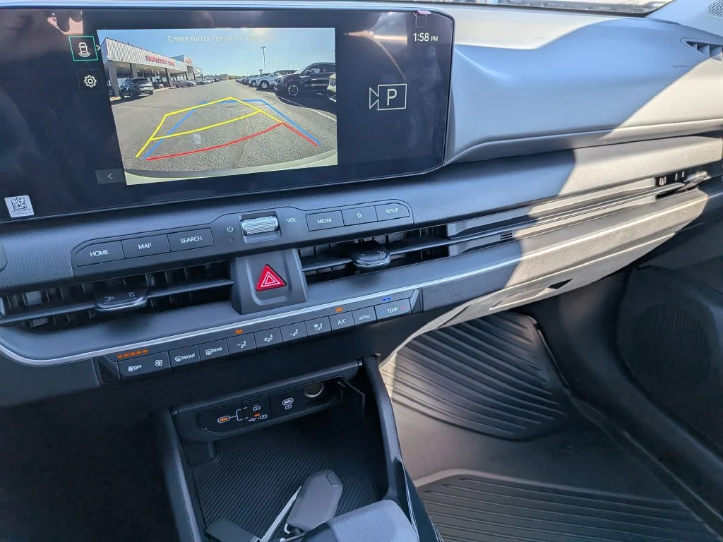 New 2027 Snow White Pearl Kia LXS image 43