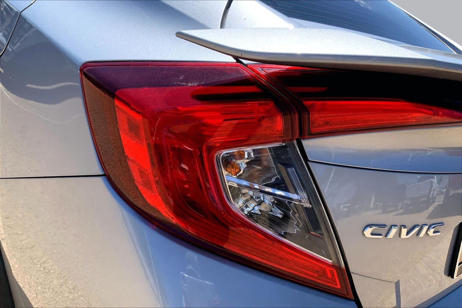Used 2017 Modern Steel Metallic Honda Si image 30
