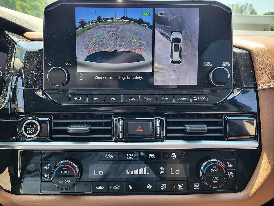 Used 2023 Super Black Nissan Platinum image 26
