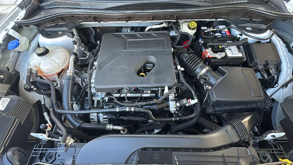 Certified Used 2020 White Ford SE image 25