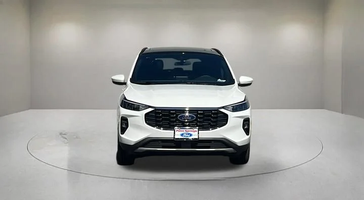 New 2025 Star White Metallic Tri-coat Ford ST-Line Select image 2