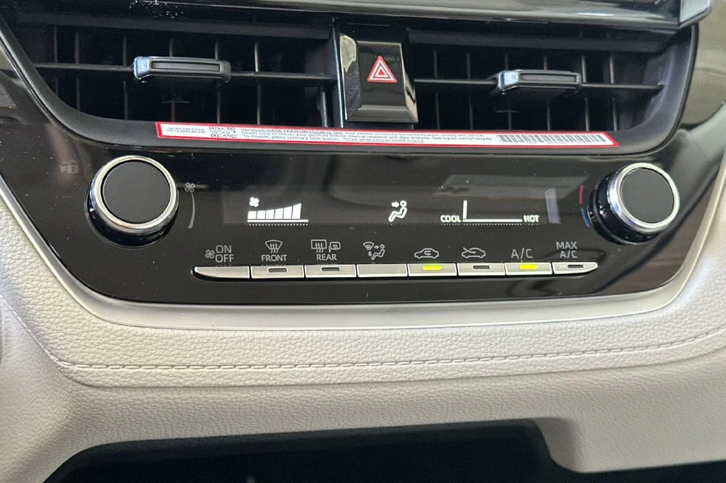 New 2026 Wind Chill Pearl <sup>1</sup> Toyota  L image 23